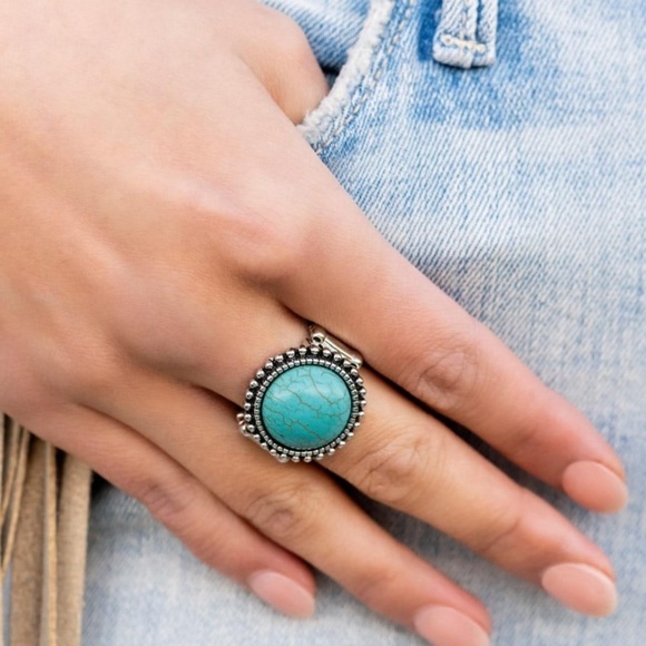 paparazzi Jewelry - Mesa Necca Blue Ring.  NWT